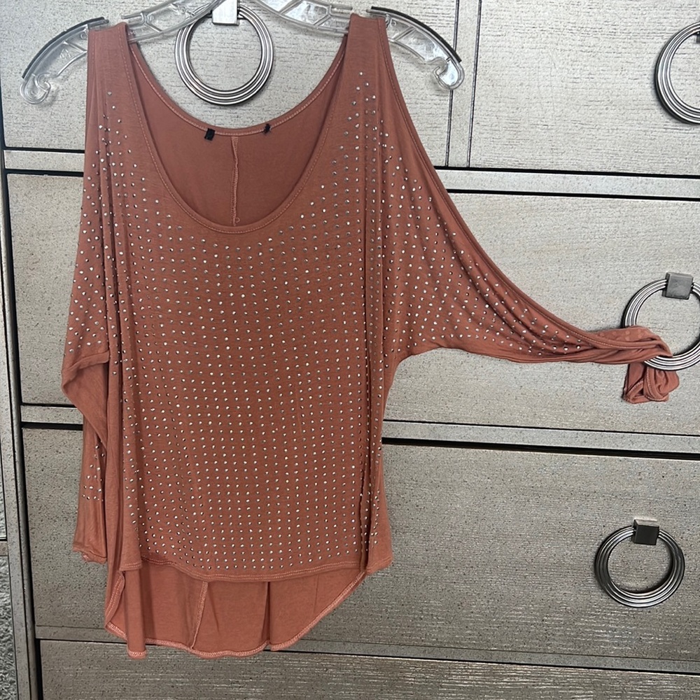 Long sleeve cut out at shoulders S shirt